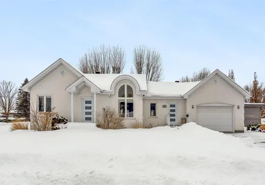 Bungalow for sale - 995 1re Avenue, Saint-Valérien-de-Milton, J0H2B0