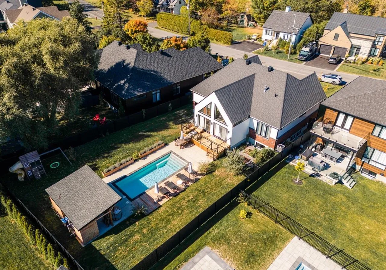 2020 Av. De Salaberry — photo 3