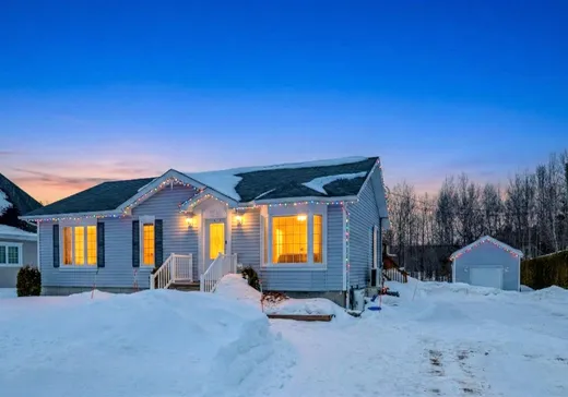 Bungalow à vendre - 497 Rue Matte, Saint-Marc-des-Carrières, G0A4B0