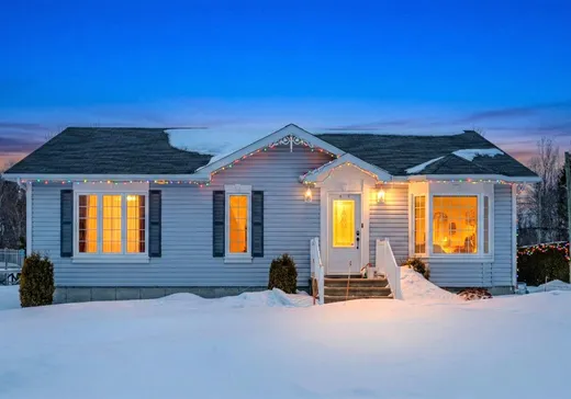 Maison à vendre - 497 Rue Matte, Saint-Marc-des-Carrières, G0A 4B0