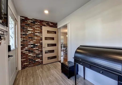 Maison à vendre - 2753-2755 Rue Desjardins, Sainte-Adèle, J8B 1C2