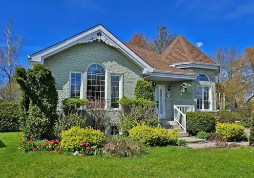 House for sale - 325 Rue Rivest, Sainte-Anne-des-Plaines, J5N 3E3