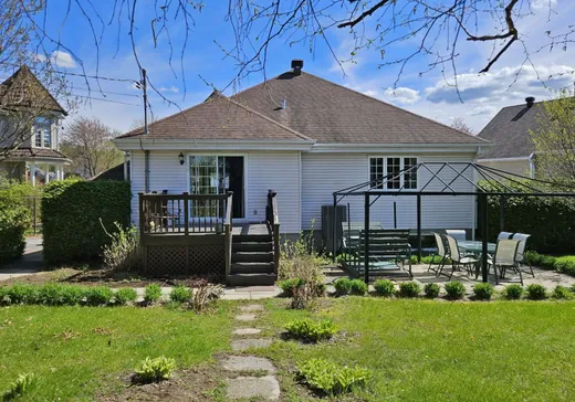 House for sale - 325 Rue Rivest, Sainte-Anne-des-Plaines, J5N 3E3