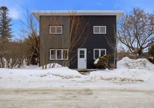 Two or more stories for sale - 3 Rue des Saules, Val-des-Monts, J0X2L0