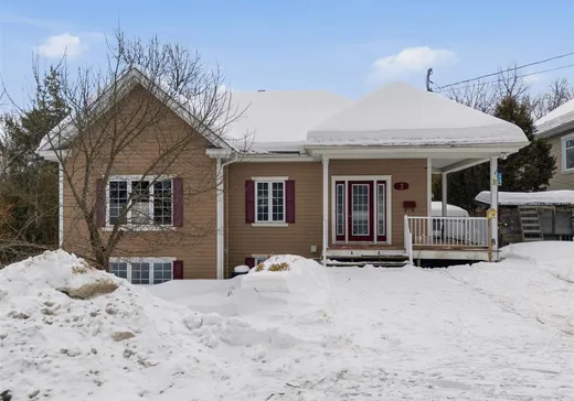 Bungalow for sale - 3 Rue Mount, Asbestos, J1M1X7