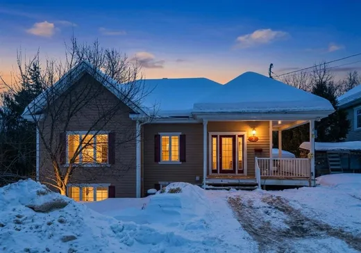 House for sale - 3 Rue Mount, Asbestos, J1M 1X7