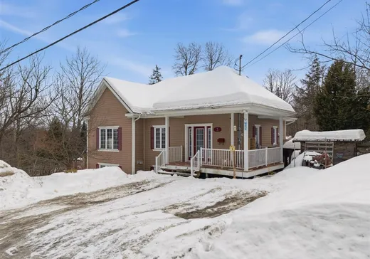 House for sale - 3 Rue Mount, Asbestos, J1M 1X7