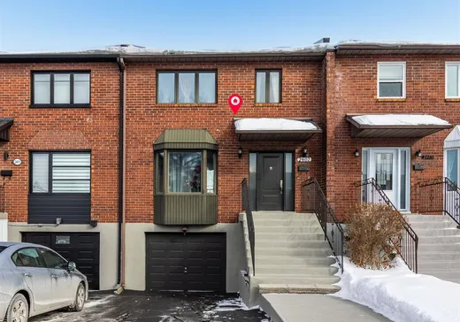 Maison à étages à vendre - 2467 Rue Robichaud, Montréal (Saint-Laurent), H4K2V8