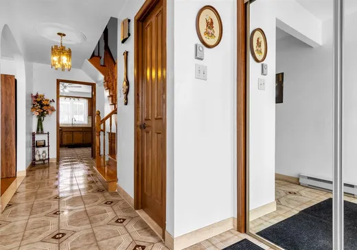 Maison à vendre - 2467 Rue Robichaud, Montréal (Saint-Laurent), H4K 2V8