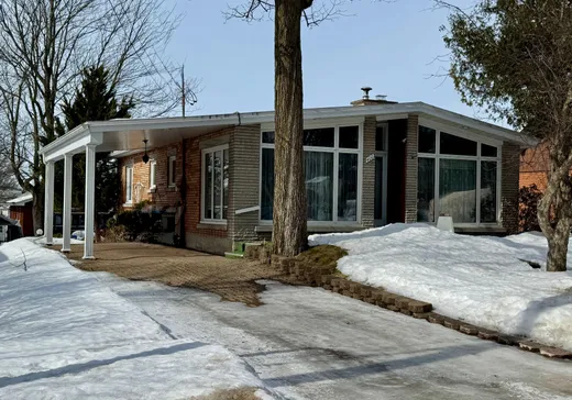 Maison à étages à vendre - 400 Rue Foch, Granby, J2G6C4