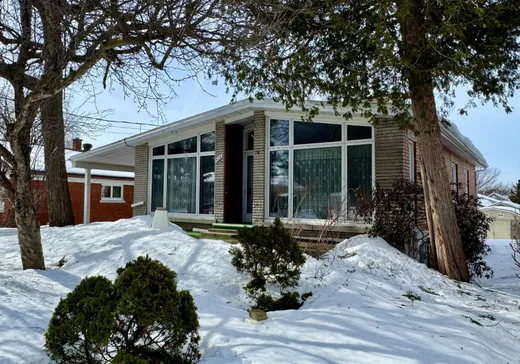 Maison à vendre - 400 Rue Foch, Granby, J2G 6C4