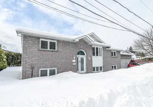 Two or more stories for sale - 23 Rue Rioux, Varennes, J3X1R4