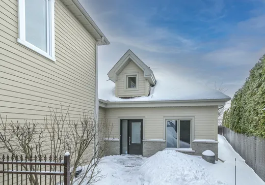 House for sale - 152 Rue des Français, Mont-Saint-Hilaire, J3H 6J2