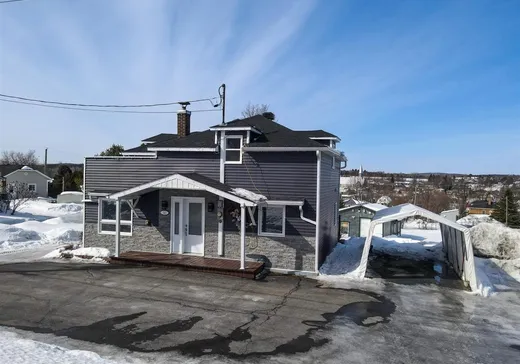 Two or more stories for sale - 543 6e Rue E., St-Evariste-De-Forsyth, G0M1G0