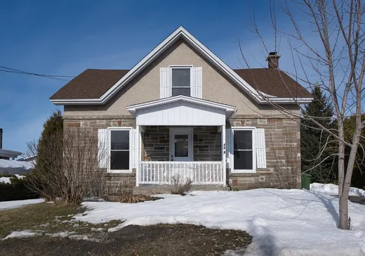 Un étage et demi à vendre - 729 Rue Denison O., Granby, J2G4G2