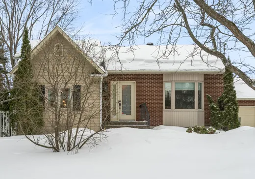 House for sale - 781 Rue Chambord, Mont-Saint-Hilaire, J3H 4P2