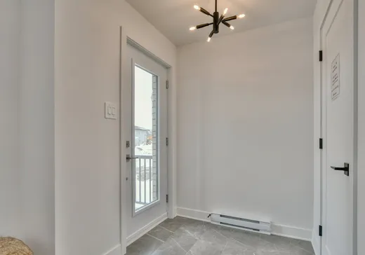 Maison à vendre - 496 Rue du Muscat, Sainte-Marthe-sur-le-Lac, J0N 1P0