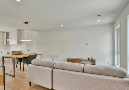 Maison à vendre - 496 Rue du Muscat, Sainte-Marthe-sur-le-Lac, J0N 1P0