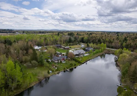 Maison à vendre - 746 Rue Jean-Jacques, Saint-Félix-de-Kingsey, J0B 2T0