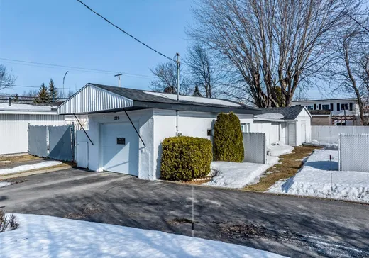 Maison à vendre - 226 Rue Duval, Pointe-Du-Lac, G9B 1B7