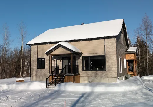 House for sale - 319 Ch. des Quatre-Fourches, Mont-Laurier, J0W 1H0