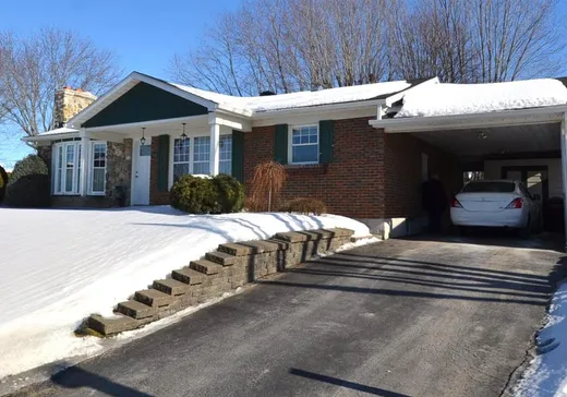 Bungalow à vendre - 700 Rue De Boucherville, Drummondville, J2C5C8