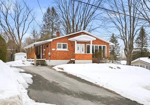 Bungalow à vendre - 108 Rue Hallé, Cowansville, J2K2J9