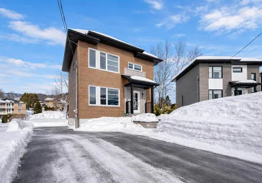 Two or more stories for sale - 5 Rue des Alpes, Sainte-Brigitte-de-Laval, G0A3K0