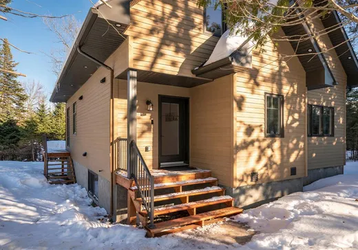 Maison à étages à vendre - 2425 Ch. du Lac-Cameron, Val Morin, J0T2T0
