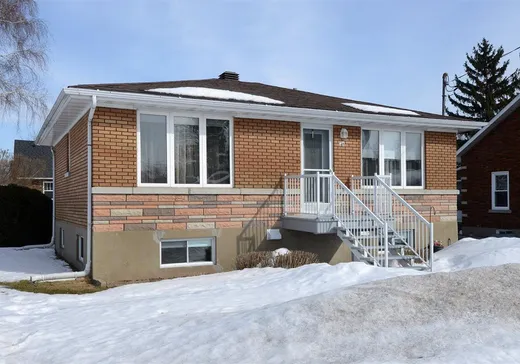 Bungalow à vendre - 40 Rue Gordon, Salaberry-de-Valleyfield, J6S4V7
