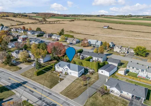 Bungalow for sale - 640 Rue des Érables, Saint-Elzear, G0S2J2