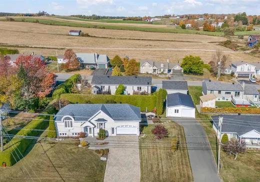 House for sale - 640 Rue des Érables, Saint-Elzear, G0S 2J2