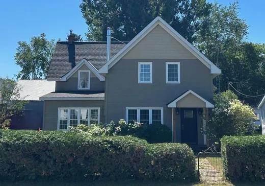 Maison à étages à vendre - 32 Ch. du Pont, Gatineau, J8N2J1