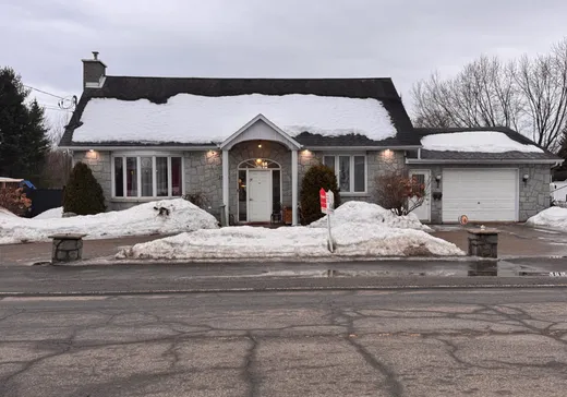 Two or more stories for sale - 2553 Boul. Mercure, Drummondville, J2A1H1