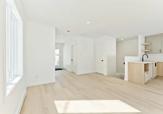 Maison à vendre - 411 Rue Mercier, Val-des-Monts, J8N 4K1