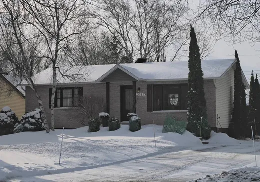 Maison à vendre - 5785 Boul. St-Laurent, Sainte-Catherine, J5C 1B2