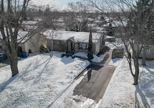 Maison à vendre - 5785 Boul. St-Laurent, Sainte-Catherine, J5C 1B2