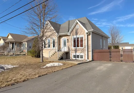 Bungalow for sale - 2490 Rue de la Commune, Drummondville, J2B0A9