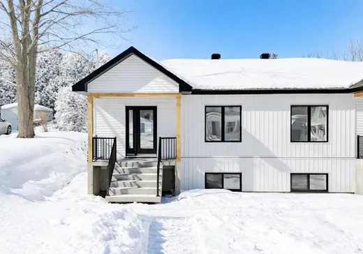 Bungalow à vendre - 409 Rue Mercier, Val-des-Monts, J8N4K1