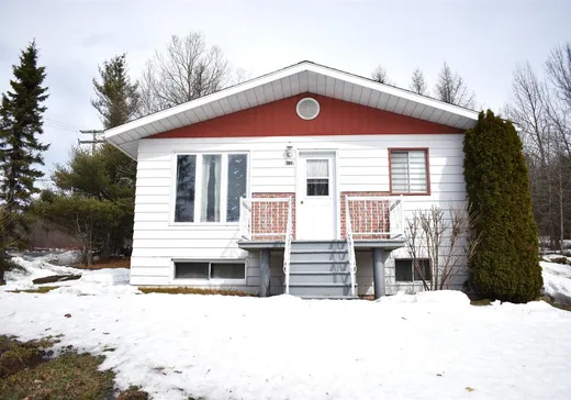 Maison à vendre - 604 Rue Principale, Lac-Drolet, G0Y 1C0
