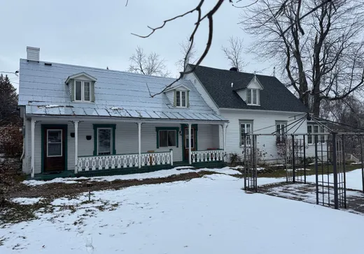 Two or more stories for sale - 11 Rue McMillan, Rigaud, J0P1P0