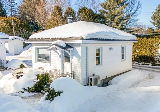 Maison à vendre - 211 Av. des Scouts, Magog, J1X 5W8