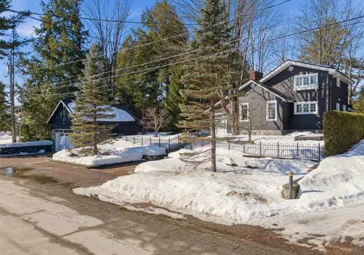 Bungalow à vendre - 435 Av. de la Chapelle, Magog, J1X5V8