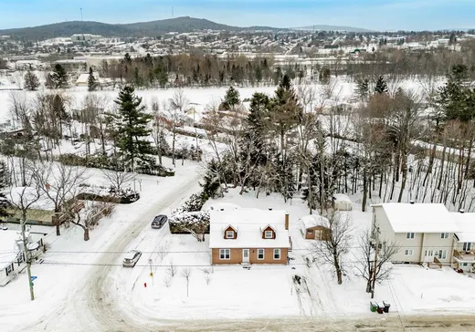 Maison à vendre - 2374 Rue Hertel, Sherbrooke, J1J 2J2