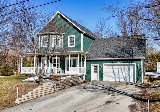 Maison à étages à vendre - 82 Rue Goudreau, Magog, J1X5T1