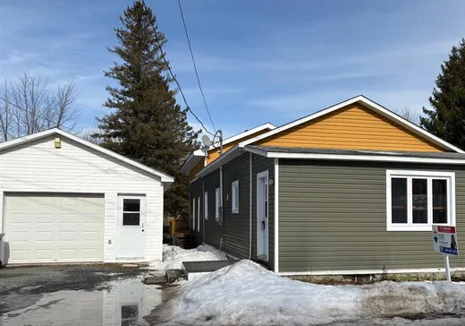 Maison à vendre - 103 21e Avenue, Val des Sources, J1T 3M7
