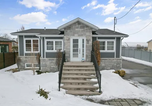 Maison à vendre - 1 Rue Perron, Salaberry-de-Valleyfield, J6S 5Z4