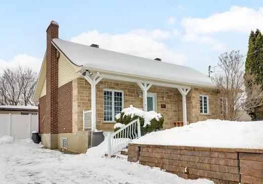 Maison à vendre - 810 Rue Léa, Laval (Saint-François), H7A 2L6