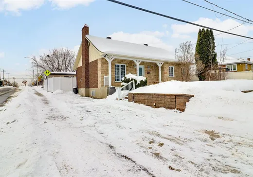Maison à vendre - 810 Rue Léa, Laval (Saint-François), H7A 2L6
