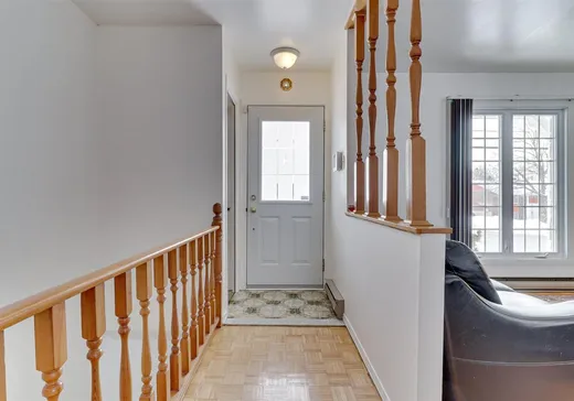 Maison à vendre - 810 Rue Léa, Laval (Saint-François), H7A 2L6